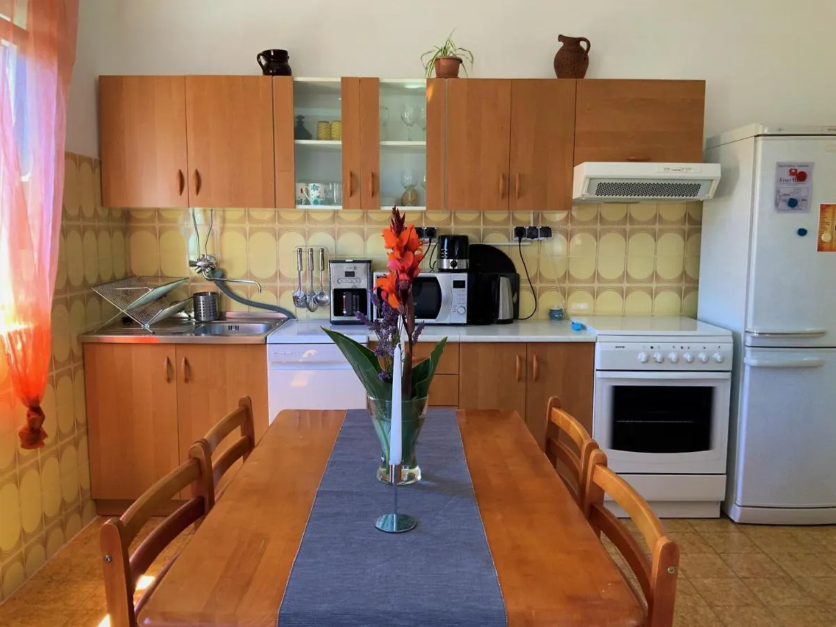 Apartment Agava Istria - Family Vacation Rental With Free Parking, Garden, Wifi Ližnjan